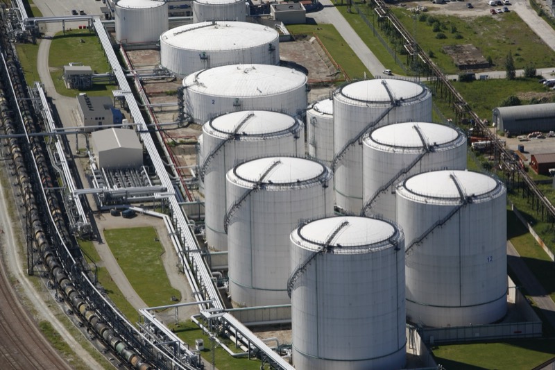 Large storage tanks and a rail loading area at the Termoil terminal, Maardu.